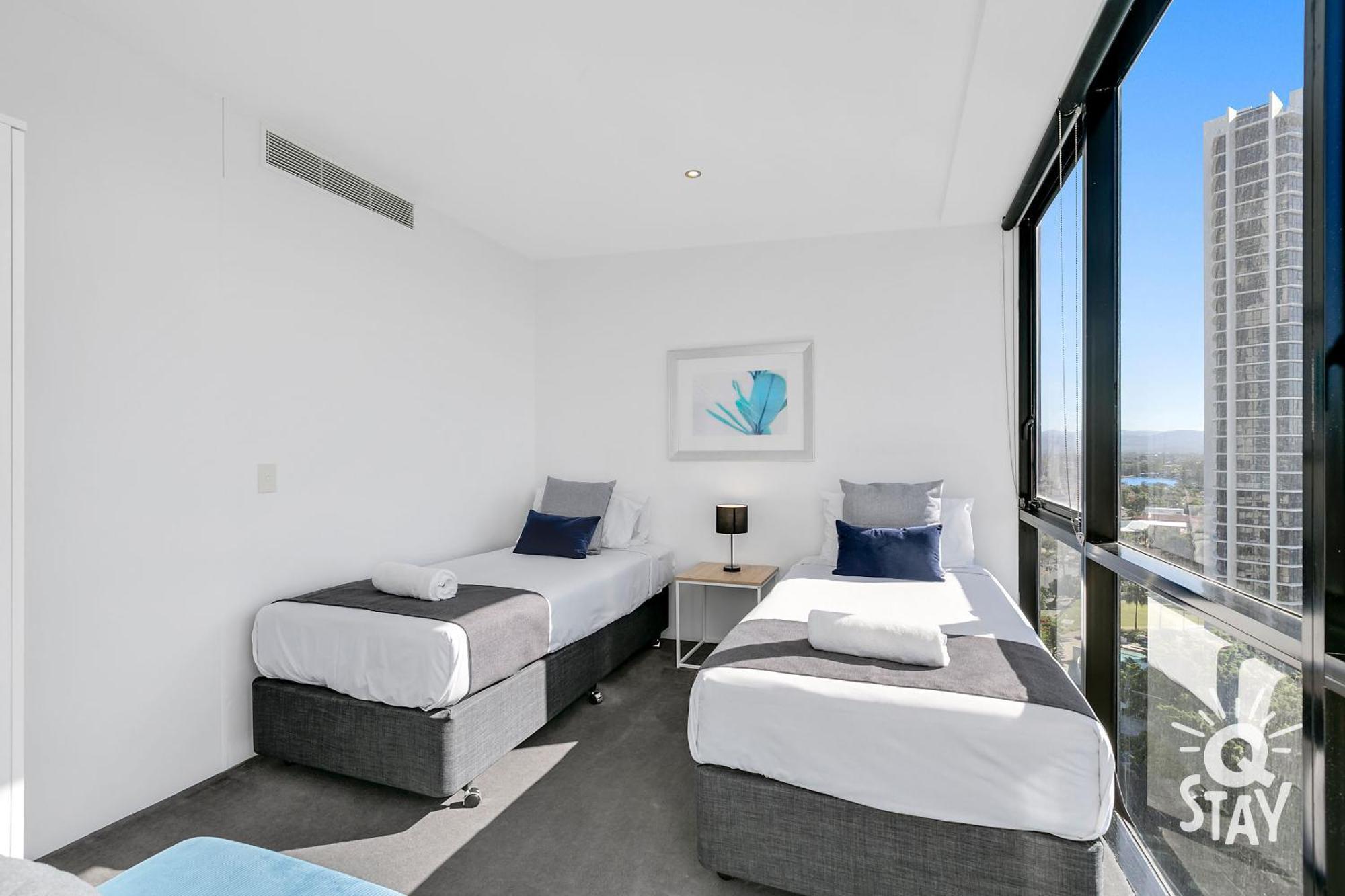 Circle On Cavill - Qstay Gold Coast Exterior photo