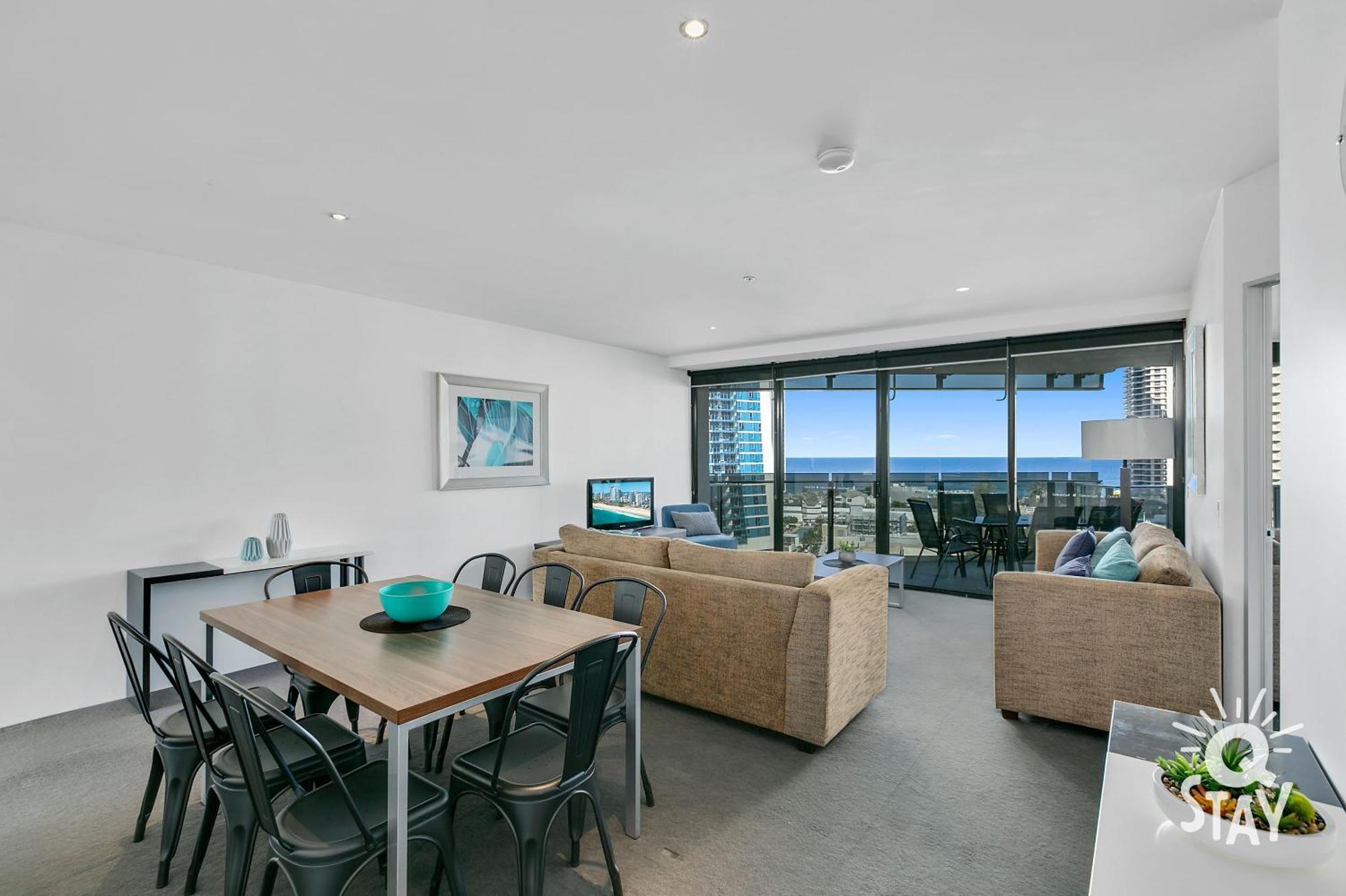 Circle On Cavill - Qstay Gold Coast Exterior photo