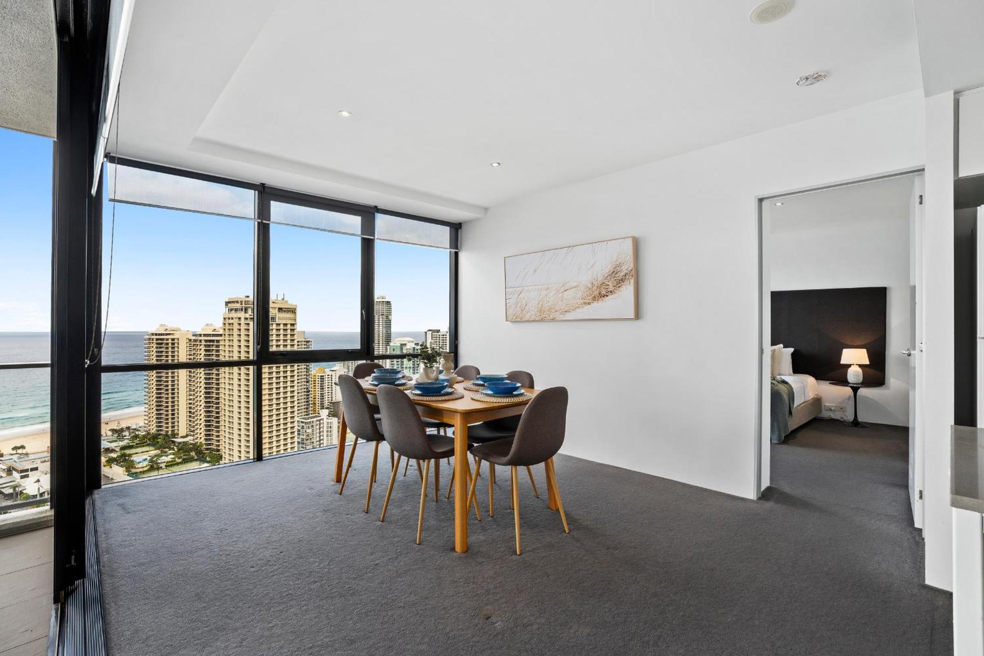 Circle On Cavill - Qstay Gold Coast Exterior photo