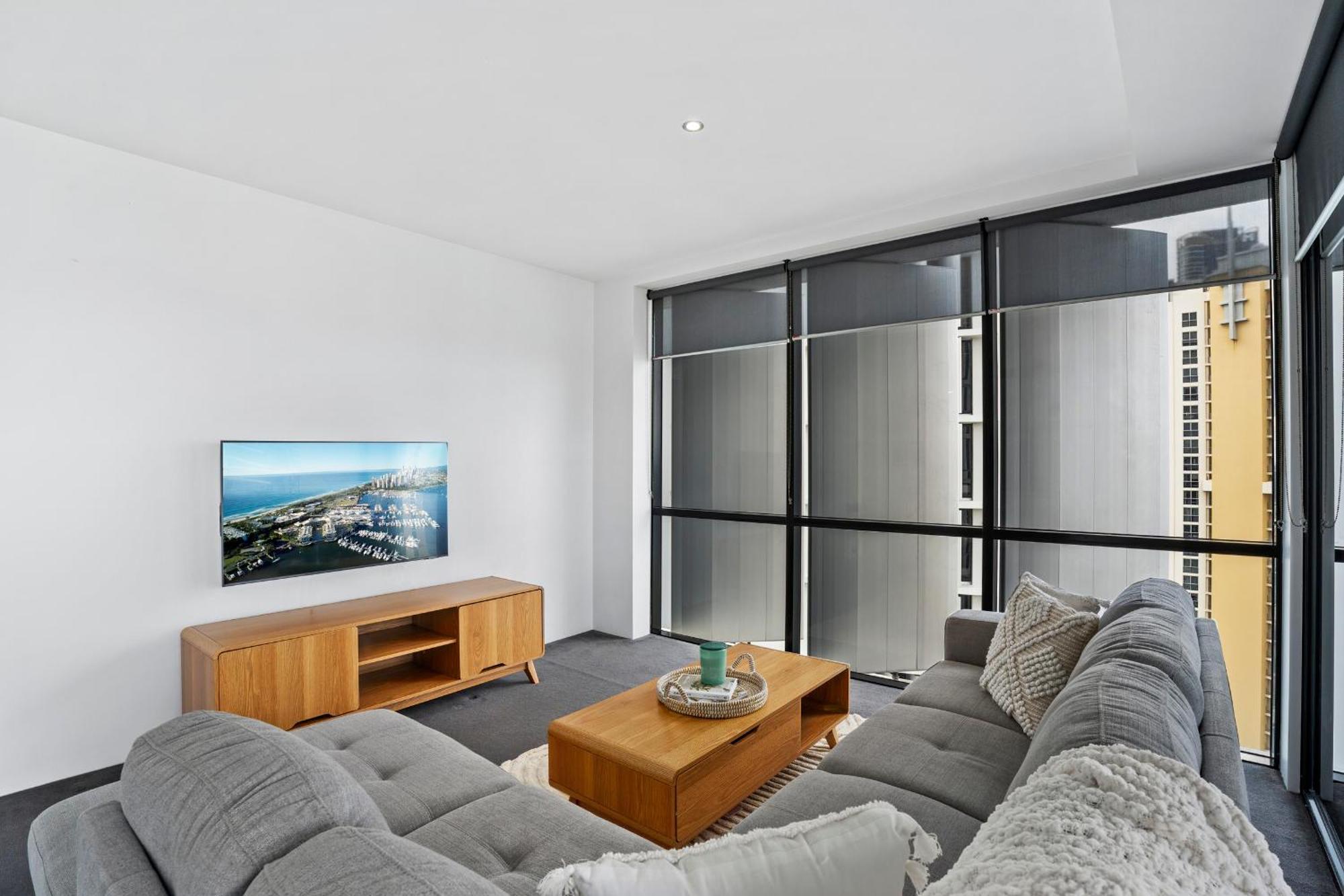 Circle On Cavill - Qstay Gold Coast Exterior photo