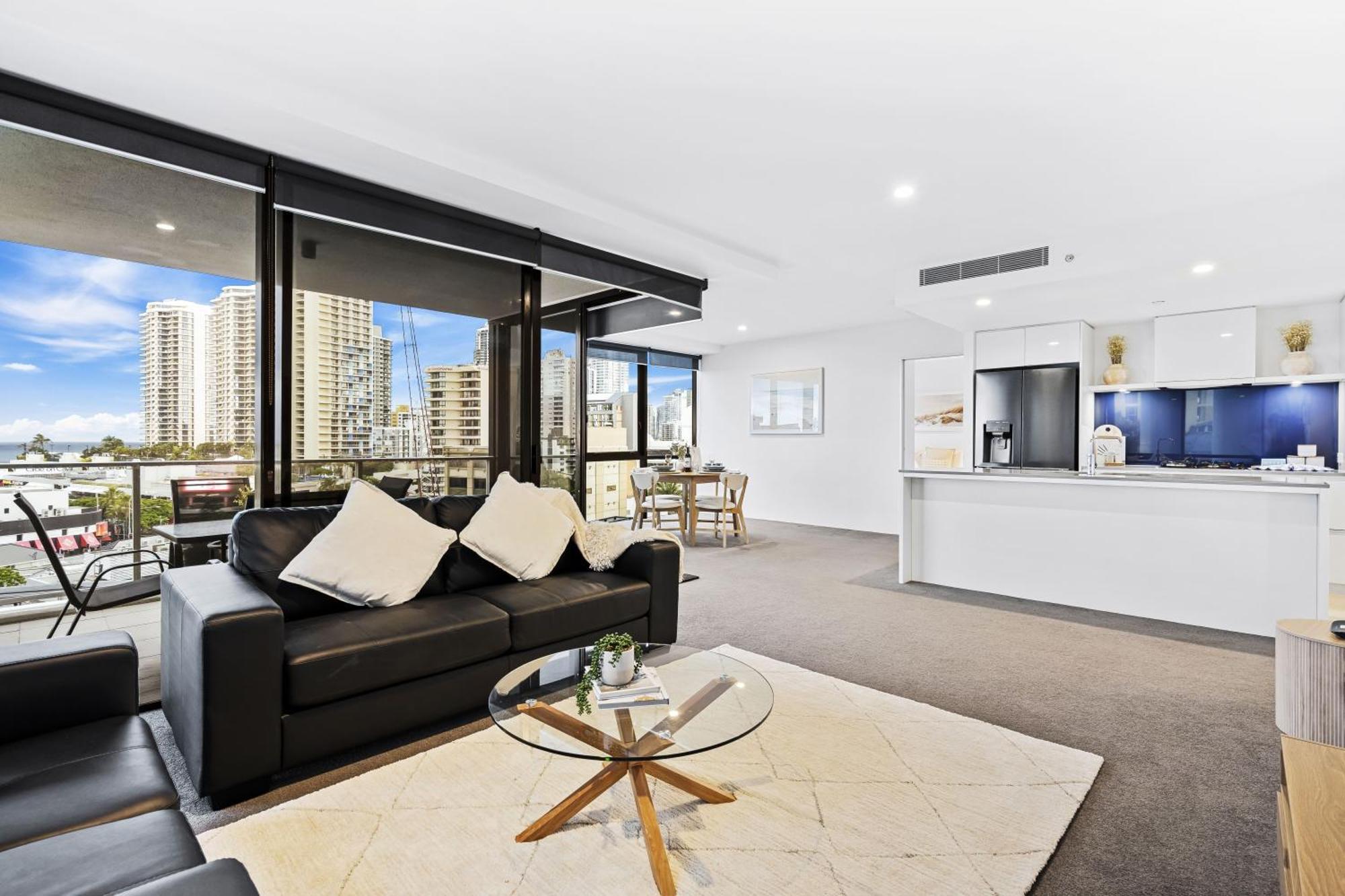 Circle On Cavill - Qstay Gold Coast Exterior photo