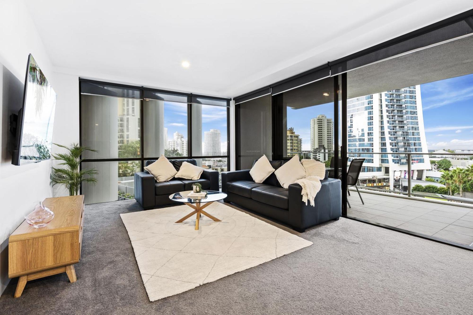 Circle On Cavill - Qstay Gold Coast Exterior photo