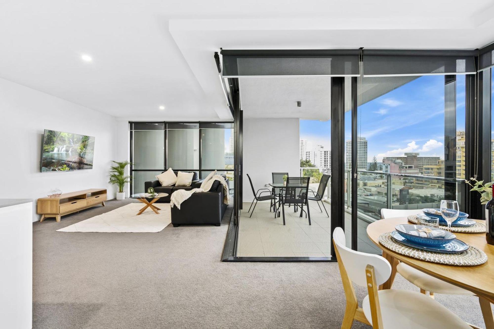 Circle On Cavill - Qstay Gold Coast Exterior photo