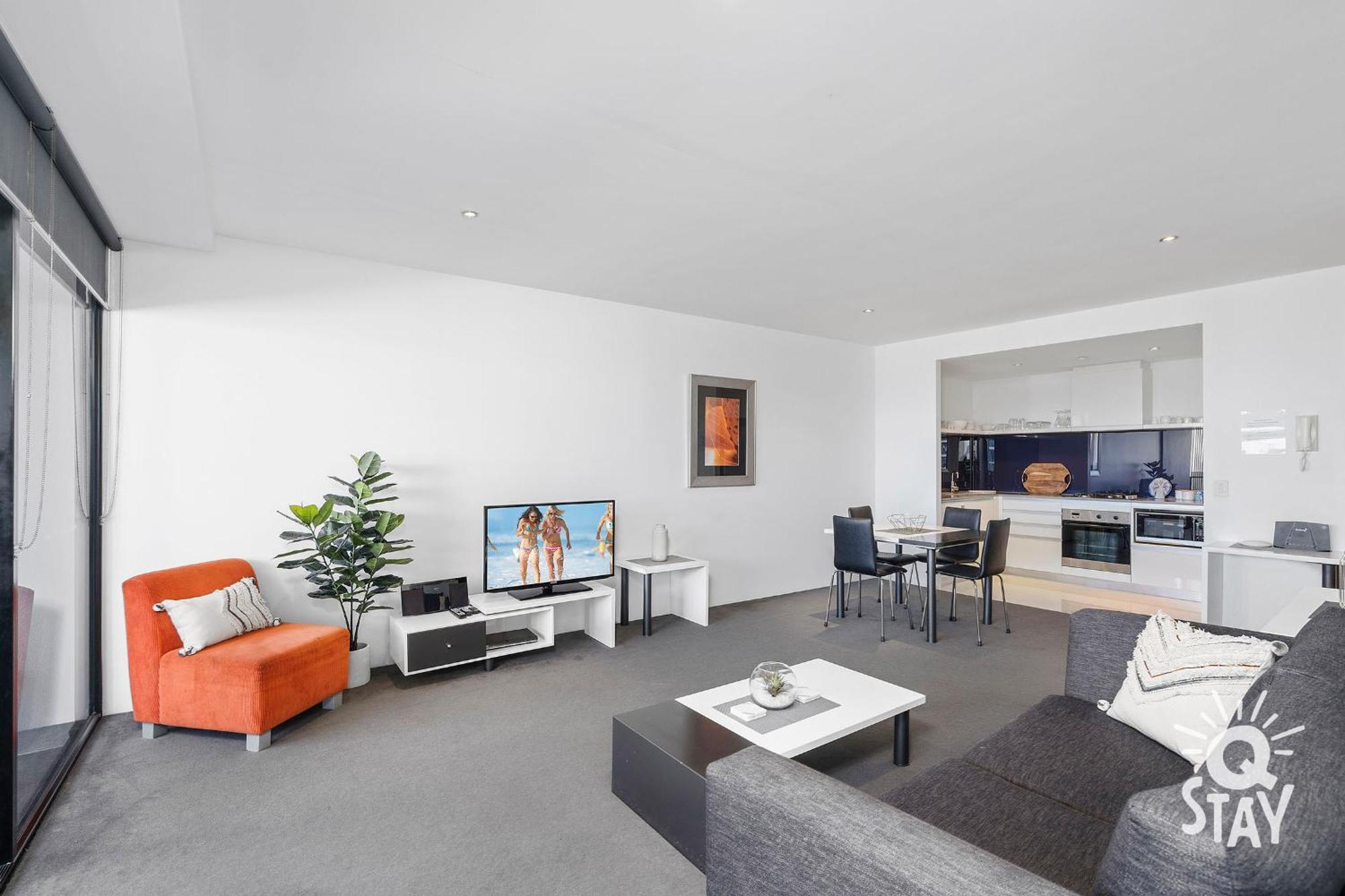 Circle On Cavill - Qstay Gold Coast Exterior photo