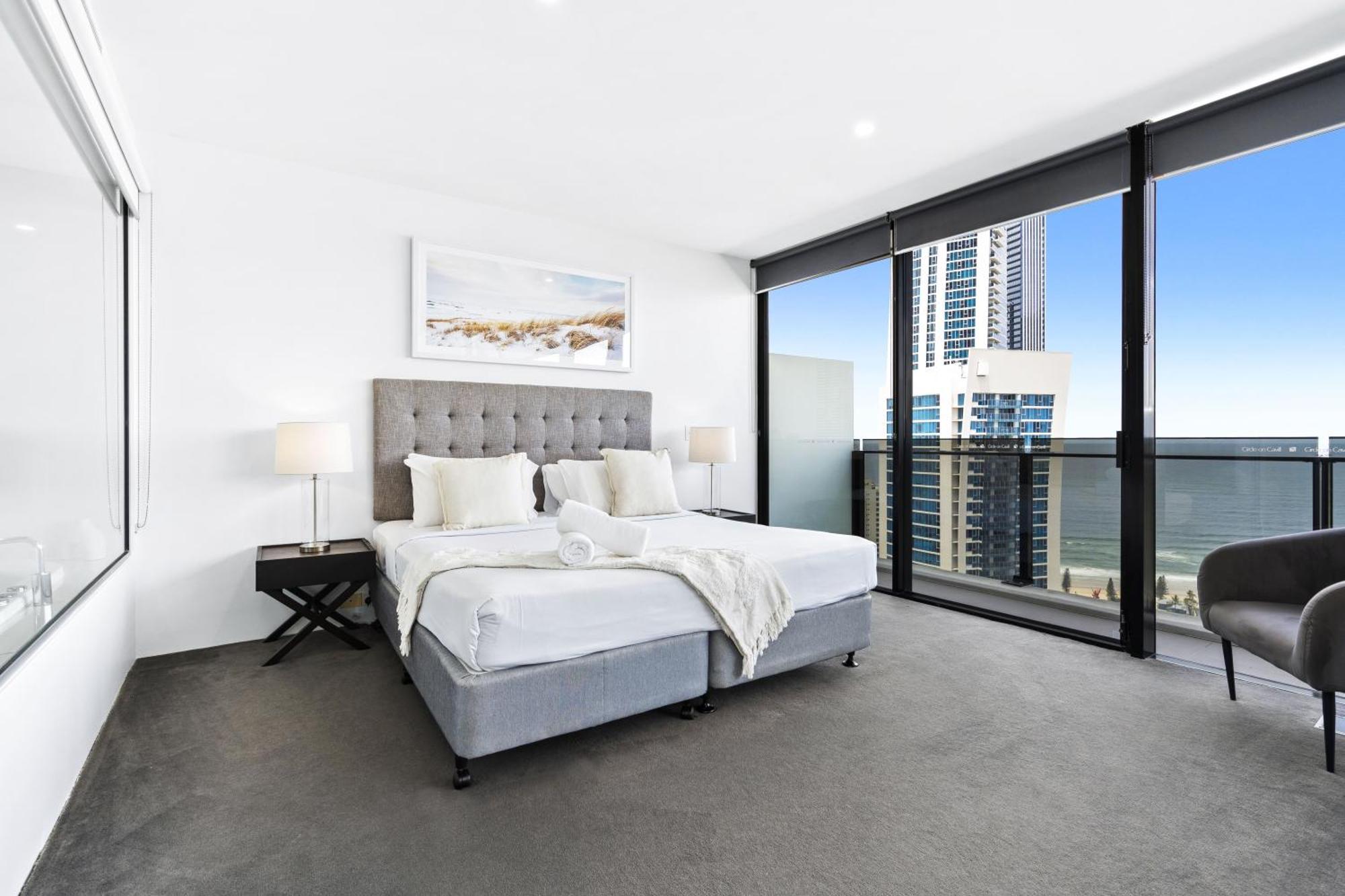 Circle On Cavill - Qstay Gold Coast Exterior photo