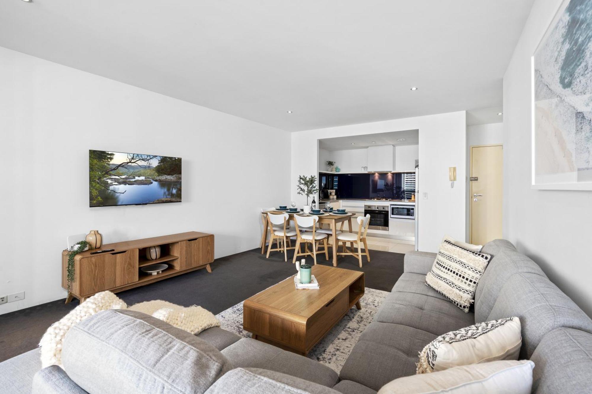 Circle On Cavill - Qstay Gold Coast Exterior photo