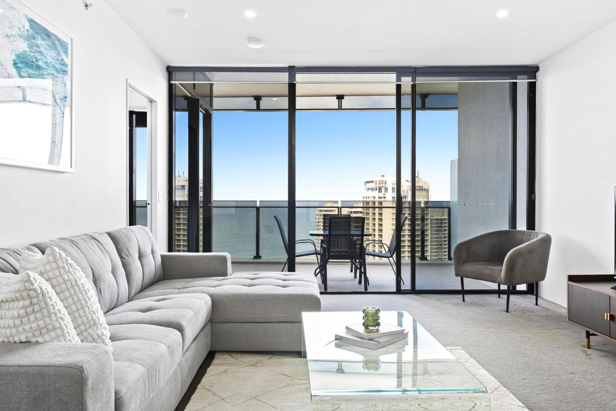 Circle On Cavill - Qstay Gold Coast Exterior photo