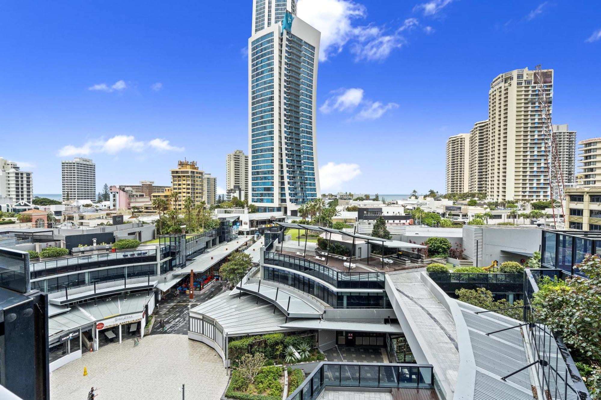 Circle On Cavill - Qstay Gold Coast Exterior photo