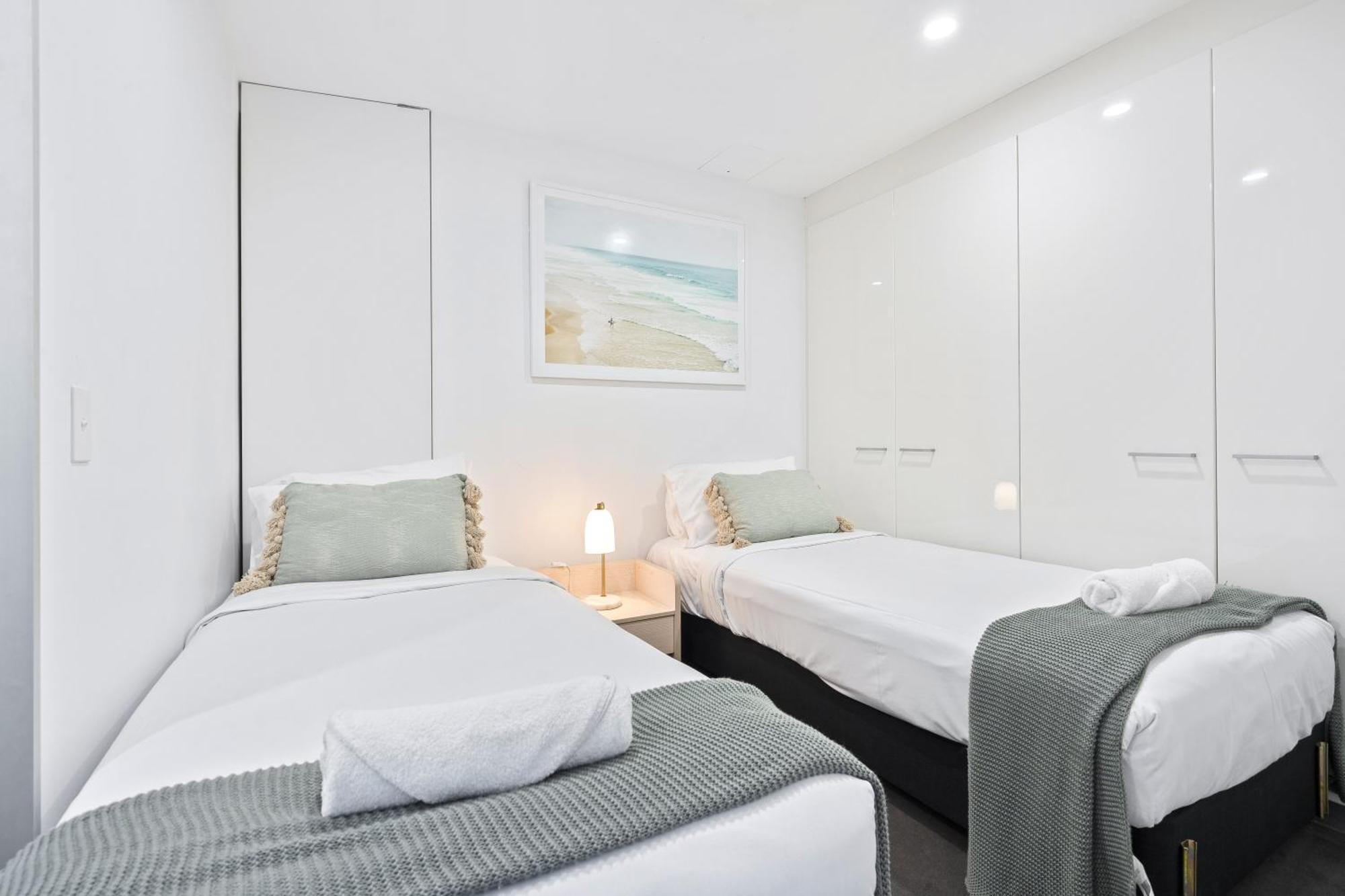 Circle On Cavill - Qstay Gold Coast Exterior photo